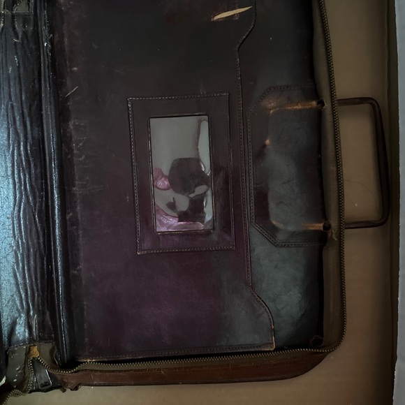 Hand tooled case. Perfect briefcase or computer case. Stunning vintage zip case - Picture 5 of 7